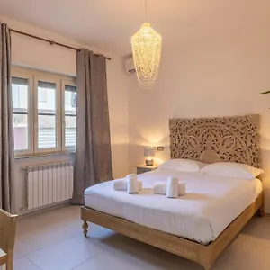 https://fly-bb.it-tuscanyhotel.com